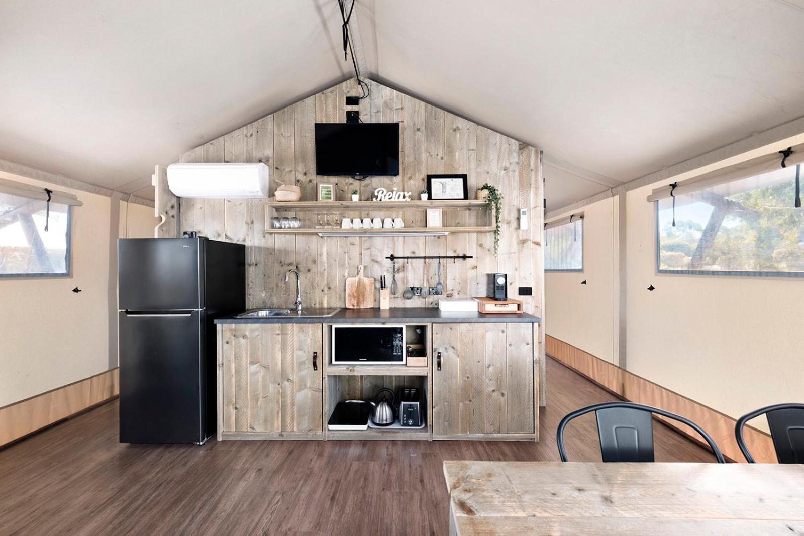 Scamander Sanctuary Holiday Park ภายนอก รูปภาพ